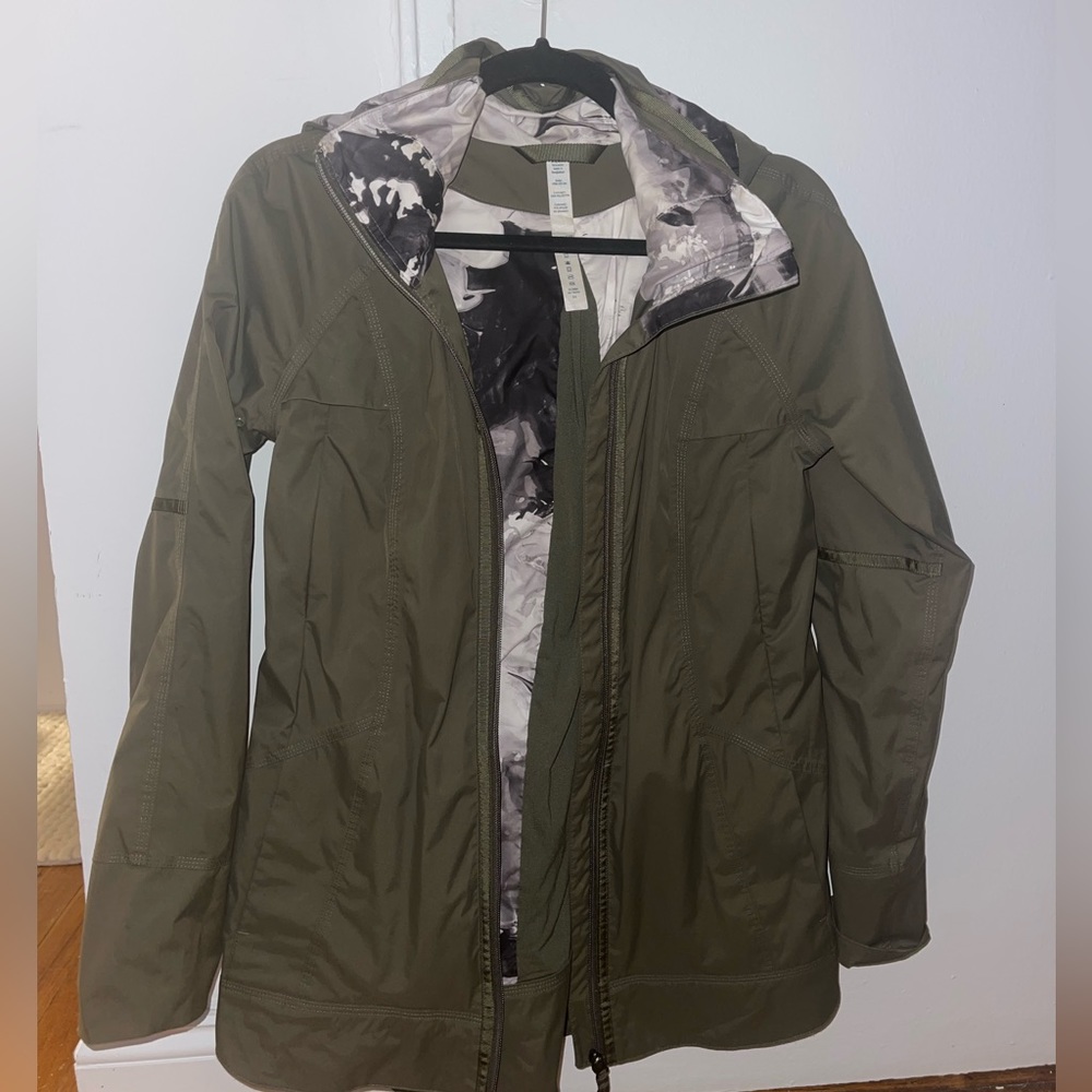 Lululemon Women’s Rain Jacket- Army green